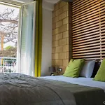 Alojamento de Acomodação e Pequeno-almoço Mongibello Palace