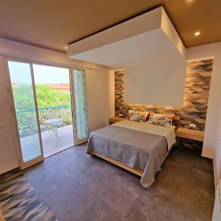 Mongibello Palace 3*