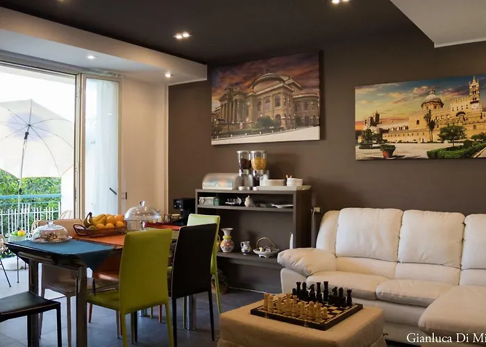ベッド・アンド・ブレックファスト Mongibello Palace モンデッロ