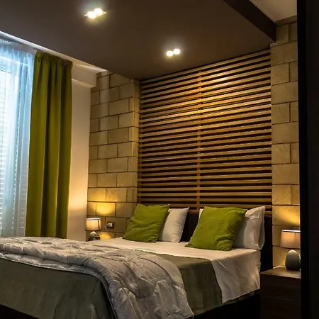 Mongibello Palace 3* 몬델로