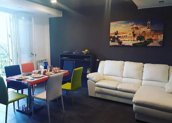 Mongibello Palace 蒙德罗