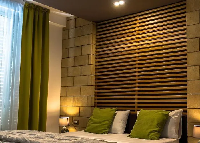 Mongibello Palace 蒙德罗