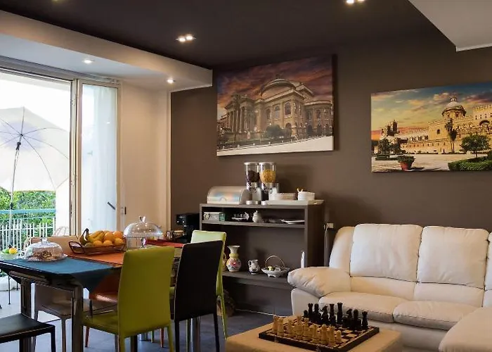 Mongibello Palace 住宿加早餐酒店 蒙德罗