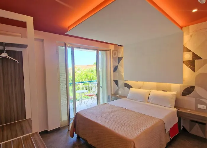 Mongibello Palace 住宿加早餐酒店 蒙德罗