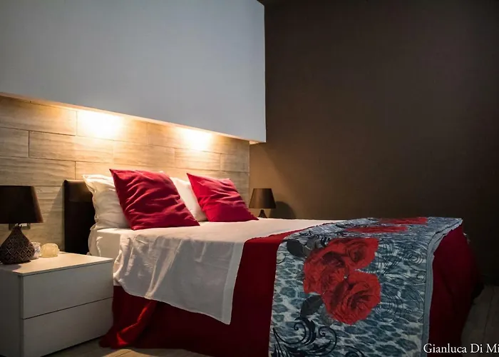 Mongibello Palace 住宿加早餐酒店 蒙德罗